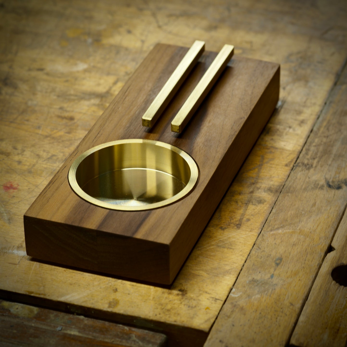 Aficion Studio No. 04 - Walnut