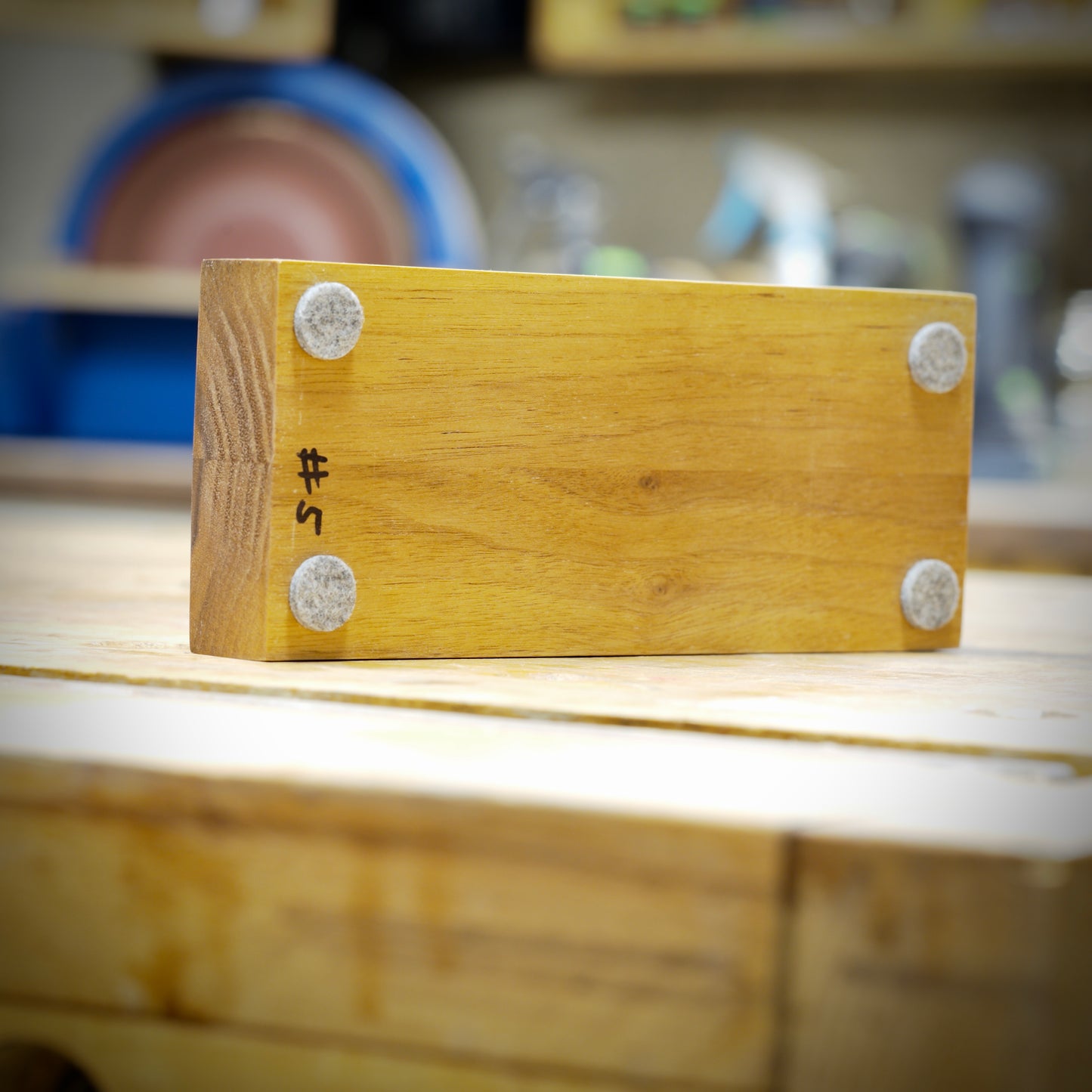 Aficion Studio No. 05 - Walnut